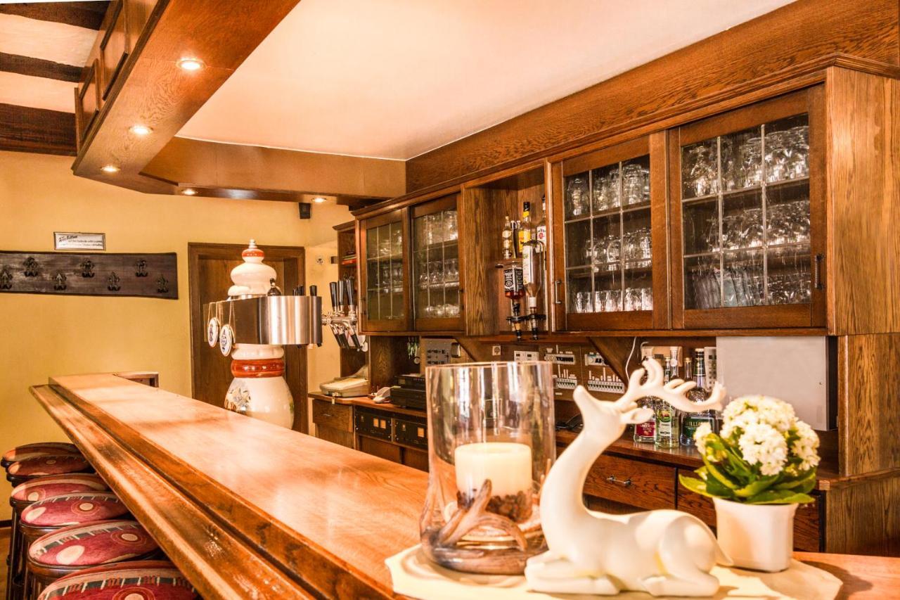 Hotel- Restaurant Zum Hirsch Großenlüder Екстериор снимка
