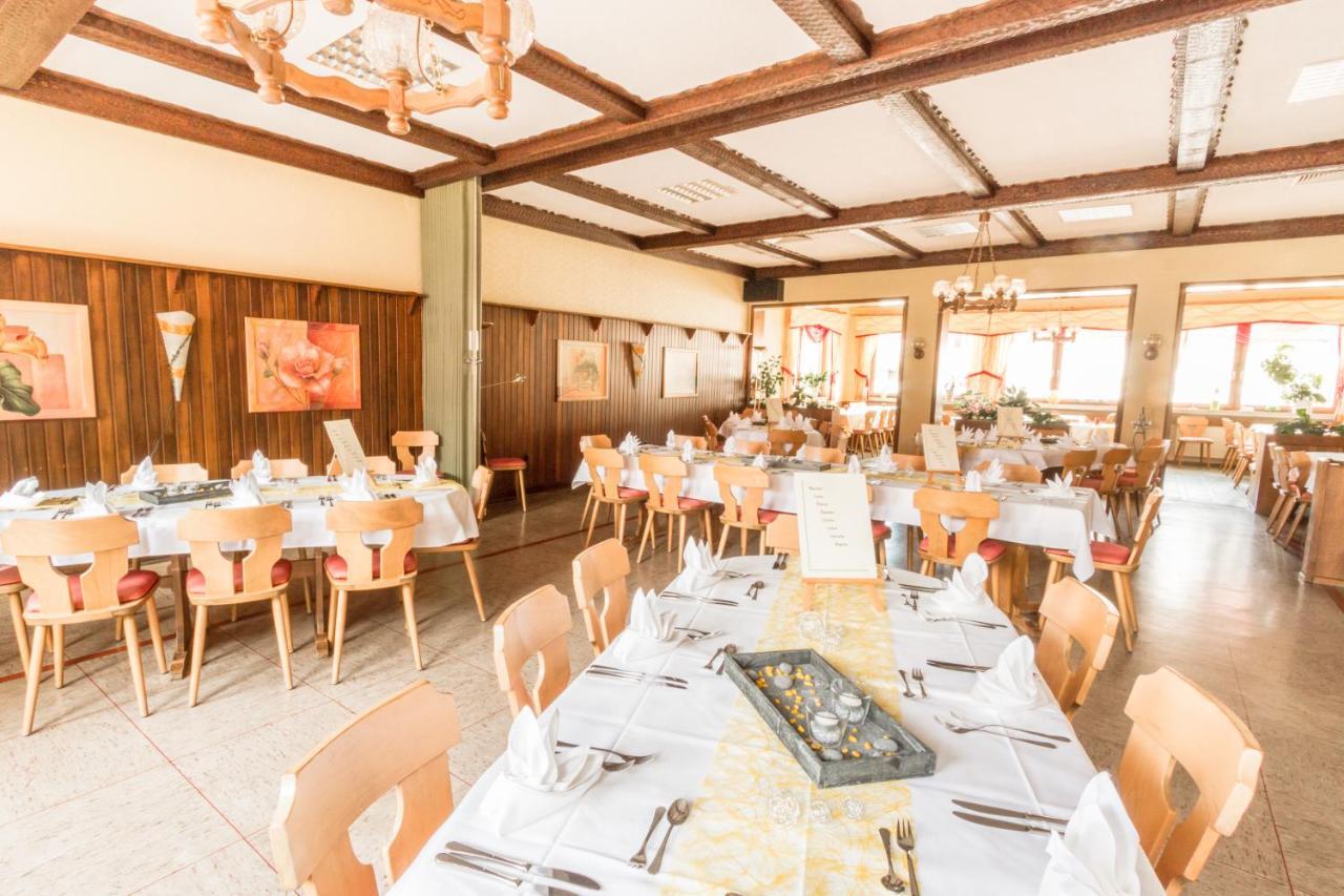 Hotel- Restaurant Zum Hirsch Großenlüder Екстериор снимка