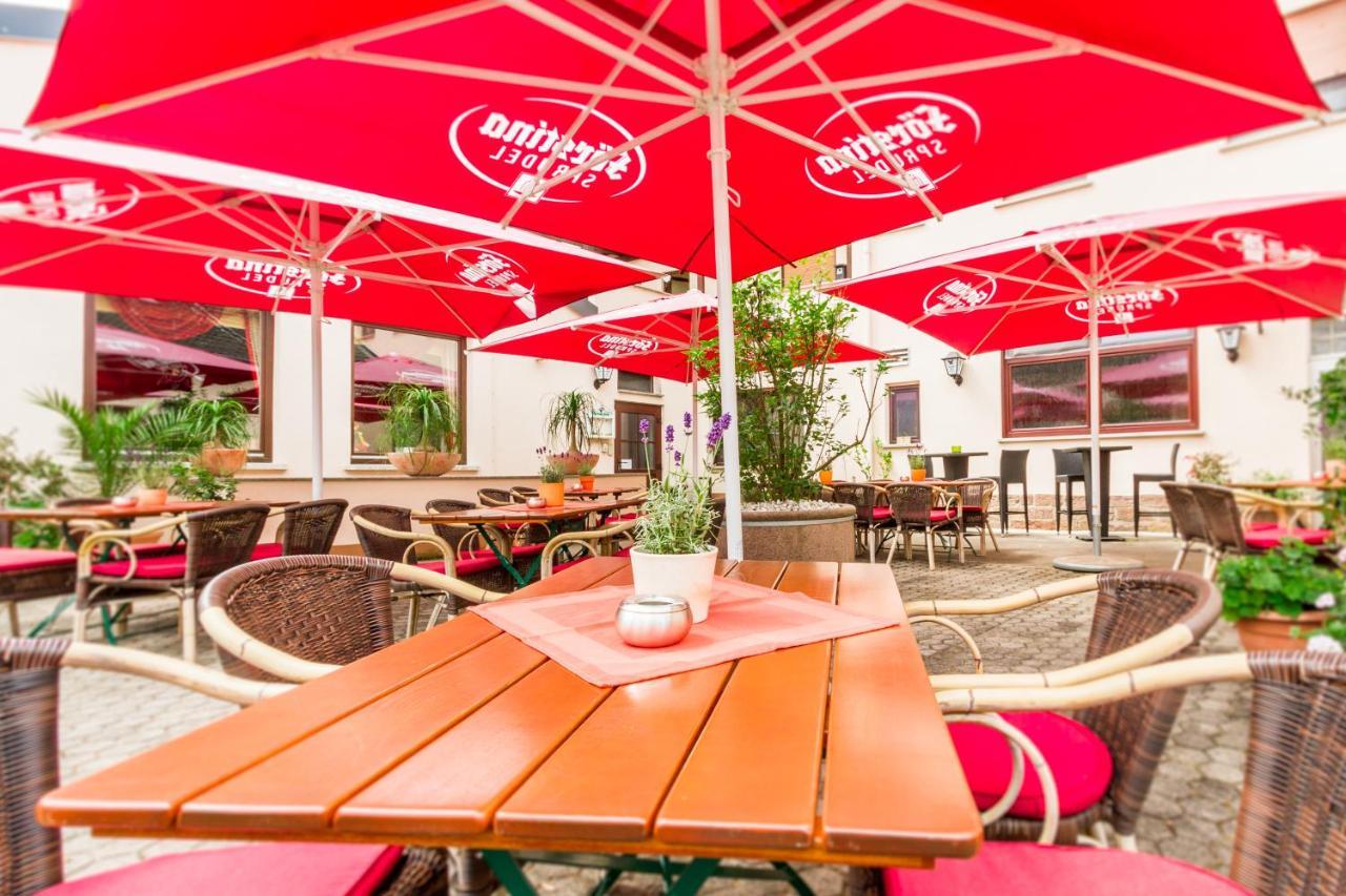 Hotel- Restaurant Zum Hirsch Großenlüder Екстериор снимка
