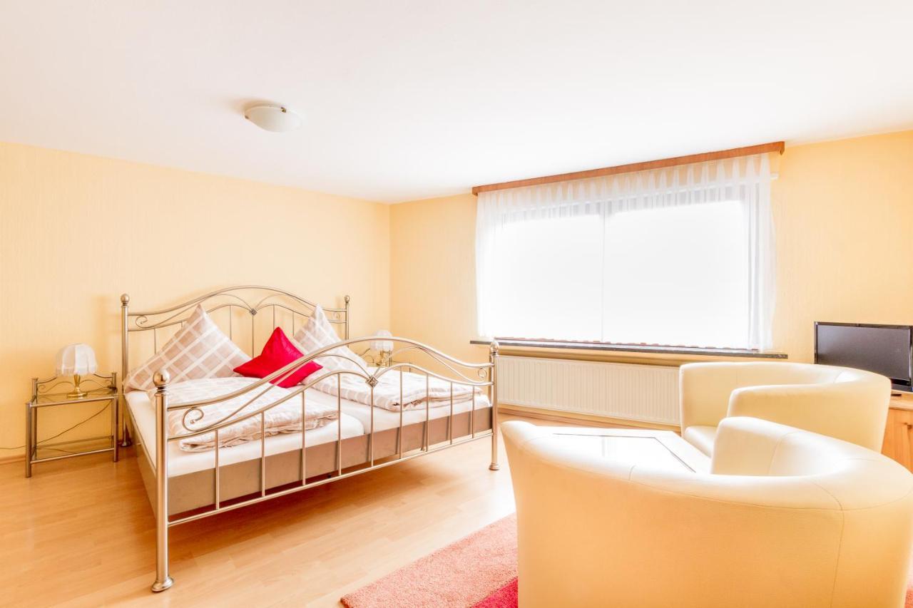 Hotel- Restaurant Zum Hirsch Großenlüder Екстериор снимка